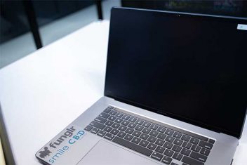 zoomの使い方を解説!コロナ禍の大学生活を支える必須アプリ