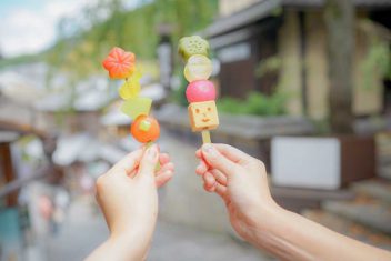 串和菓子でかわいく食べ歩き!伊藤軒/SOU・SOU清水店