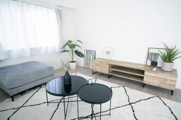 今や家具もサブスクの時代!ディノスのインテリアサブスク<flect>