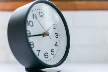 目覚まし時計起きれる?起きれない!?目覚まし時計のご紹介!