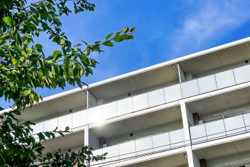 大学進学を目指す人必見！学生マンションのセキュリティと学食を徹底解説